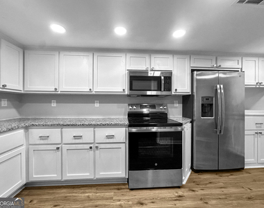 608 Silver Trace Court - Photo Thumbnail 5