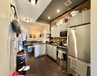 376 Graham Avenue - Photo Thumbnail 1