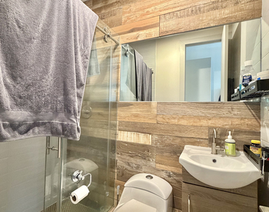376 Graham Avenue - Photo Thumbnail 2