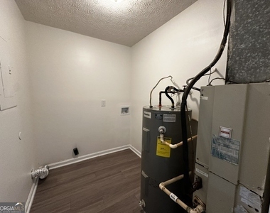 121 Lake Drive - Photo Thumbnail 6