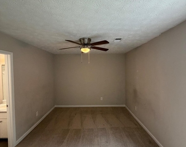 8513 Pineland Drive - Photo Thumbnail 11