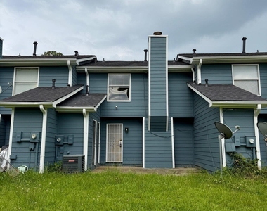8513 Pineland Drive - Photo Thumbnail 1