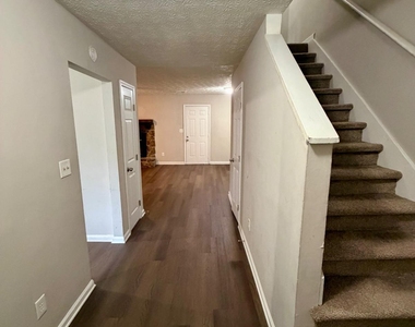 8513 Pineland Drive - Photo Thumbnail 2