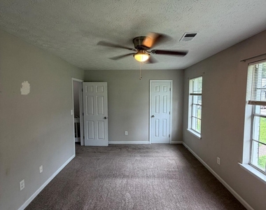 8513 Pineland Drive - Photo Thumbnail 9