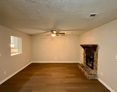 8513 Pineland Drive - Photo Thumbnail 3