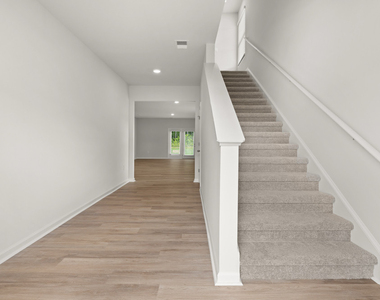 98 Babcock Drive Ne - Photo Thumbnail 1