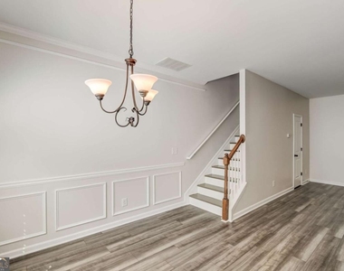 544 Oakside Place - Photo Thumbnail 4