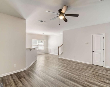 544 Oakside Place - Photo Thumbnail 2