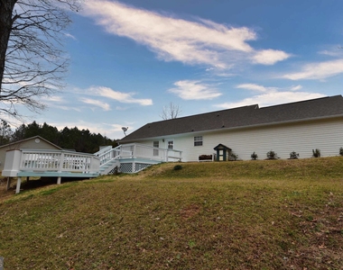 105 Redwood Drive - Photo Thumbnail 17