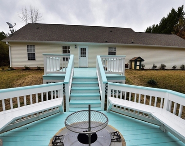 105 Redwood Drive - Photo Thumbnail 14