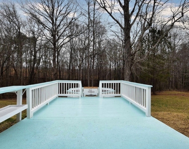 105 Redwood Drive - Photo Thumbnail 11