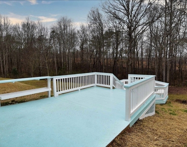 105 Redwood Drive - Photo Thumbnail 16