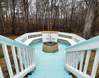 105 Redwood Drive - Photo Thumbnail 12