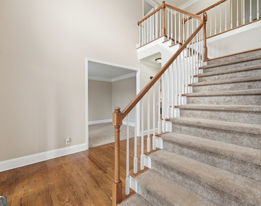 2570 Wood Creek Court - Photo Thumbnail 7