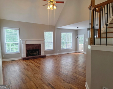 2257 Roseberry Lane - Photo Thumbnail 4