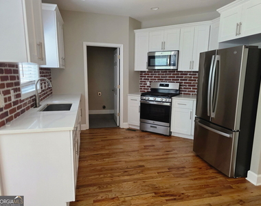 2257 Roseberry Lane - Photo Thumbnail 6