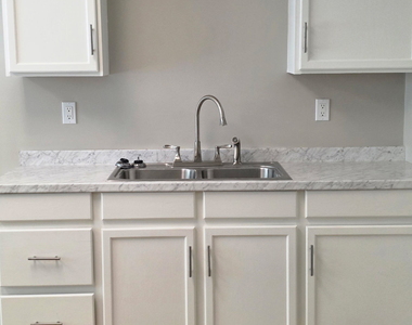 2257 Roseberry Lane - Photo Thumbnail 33