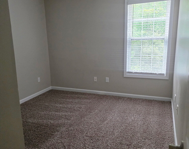 2257 Roseberry Lane - Photo Thumbnail 21