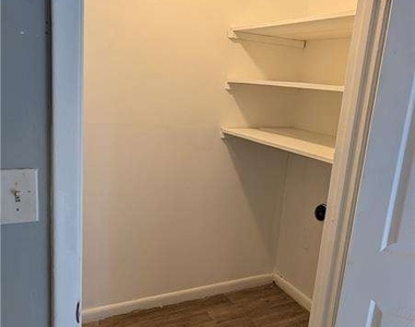 201 Peyton Place Sw - Photo Thumbnail 14