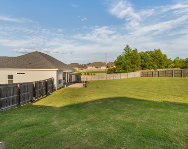 404 Ledford Way - Photo Thumbnail 8