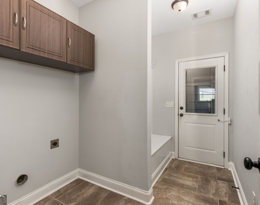 404 Ledford Way - Photo Thumbnail 6