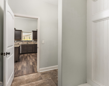 404 Ledford Way - Photo Thumbnail 7