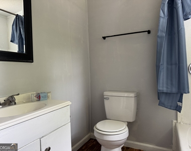 1539 Walnut Street - Photo Thumbnail 2