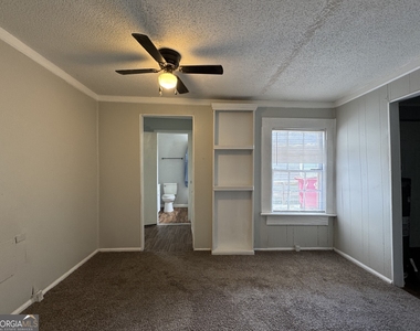1539 Walnut Street - Photo Thumbnail 6
