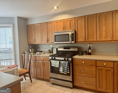 2901 Lenox Road Ne - Photo Thumbnail 5