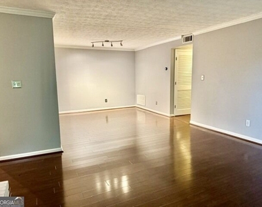 2901 Lenox Road Ne - Photo Thumbnail 13