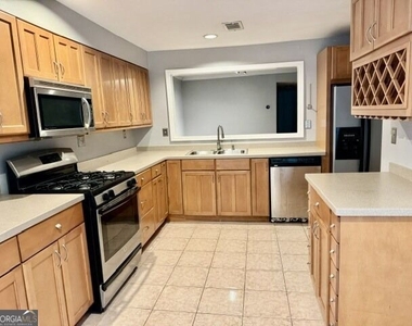 2901 Lenox Road Ne - Photo Thumbnail 6