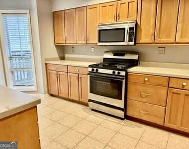 2901 Lenox Road Ne - Photo Thumbnail 10