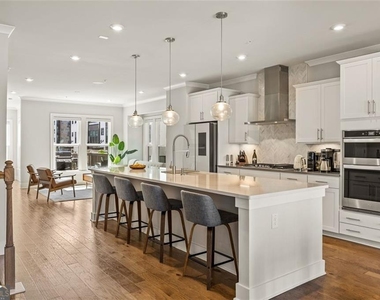 2145 Burnside Drive Nw - Photo Thumbnail 6