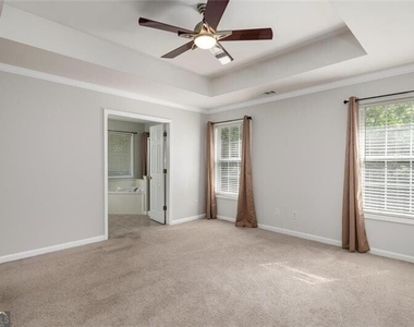4220 Hunters Green Way Ne - Photo Thumbnail 4