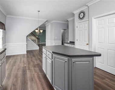 4220 Hunters Green Way Ne - Photo Thumbnail 12
