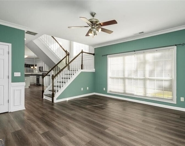 4220 Hunters Green Way Ne - Photo Thumbnail 10