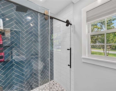 4100 Shawnee Lane Ne - Photo Thumbnail 10