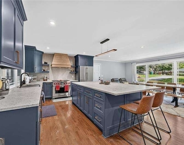 4100 Shawnee Lane Ne - Photo Thumbnail 6
