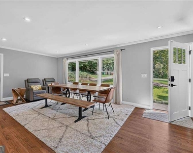 4100 Shawnee Lane Ne - Photo Thumbnail 4