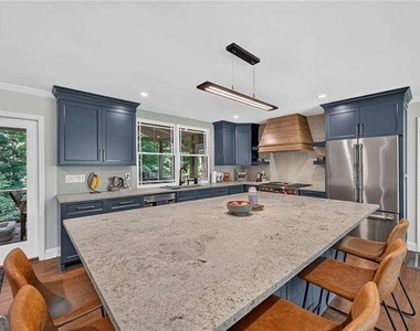 4100 Shawnee Lane Ne - Photo Thumbnail 5