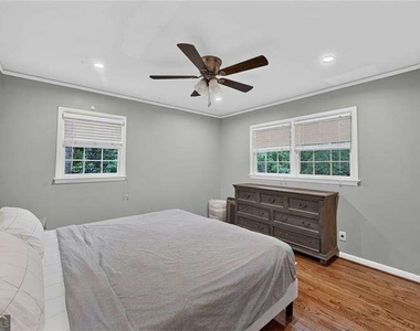 4100 Shawnee Lane Ne - Photo Thumbnail 12