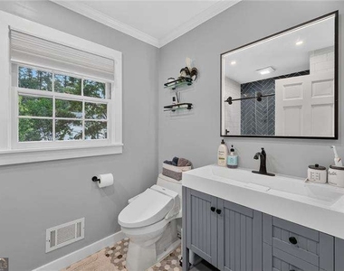 4100 Shawnee Lane Ne - Photo Thumbnail 9
