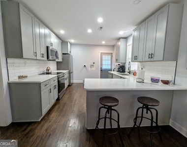 551 Culberson Street Sw - Photo Thumbnail 6