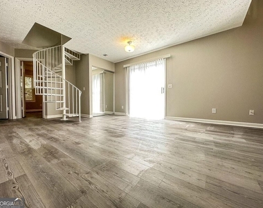 2747 Highland Ridge Nw - Photo Thumbnail 6