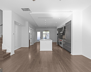 785 Piedmont Avenue Ne - Photo Thumbnail 8