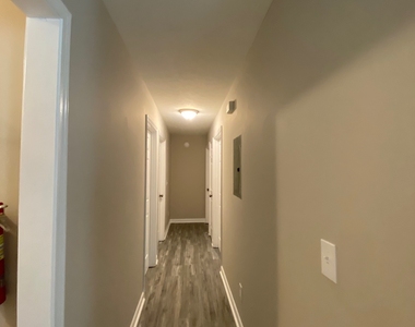 191 Harvell Drive - Photo Thumbnail 3