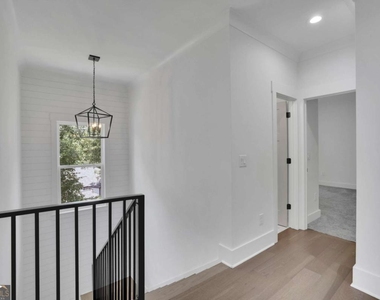 6181 Shoreland Circle - Photo Thumbnail 29