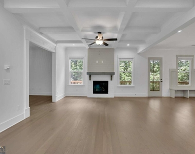6181 Shoreland Circle - Photo Thumbnail 13