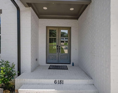6181 Shoreland Circle - Photo Thumbnail 4