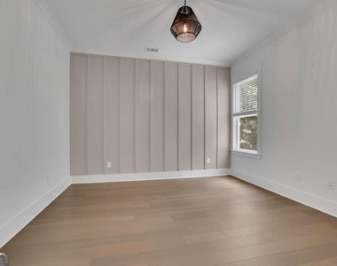 6181 Shoreland Circle - Photo Thumbnail 20